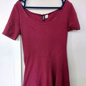 HM stretchy burgundy dress